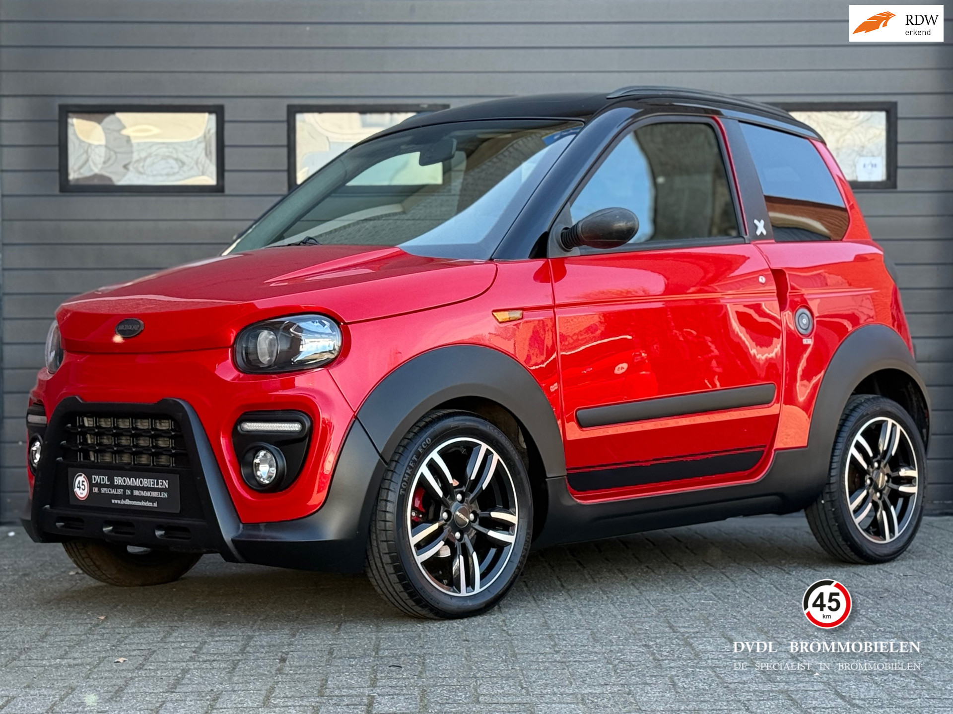 45175222-23.jpg
